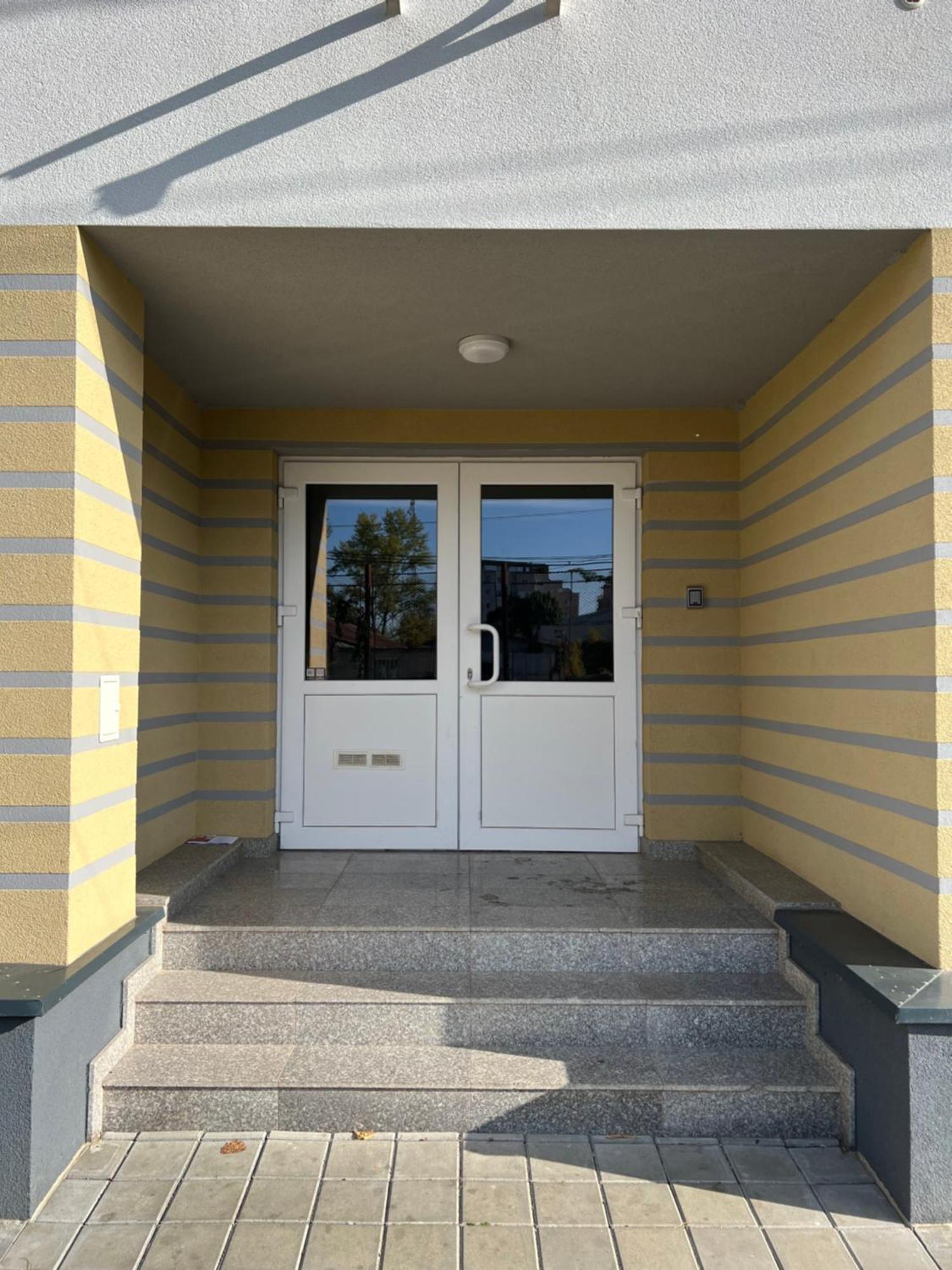 Nicolle Studio 2 Piteşti Exteriér fotografie