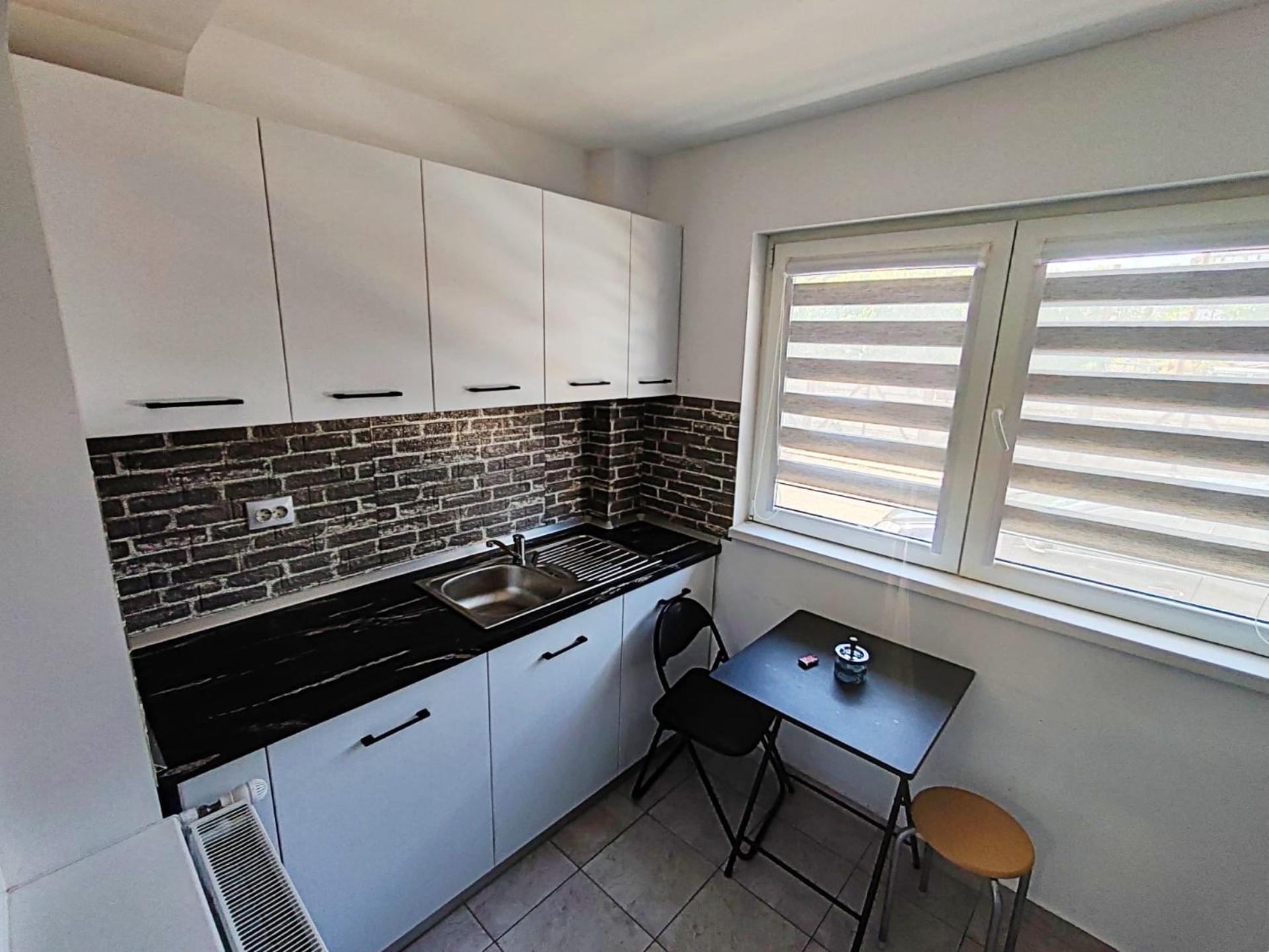 Nicolle Studio 2 Piteşti Exteriér fotografie